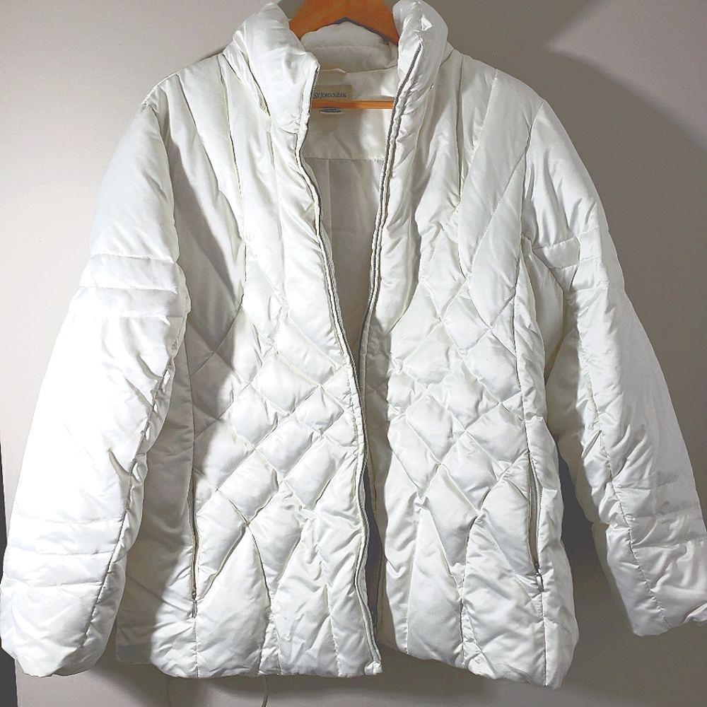 St John's X large White winter jacket